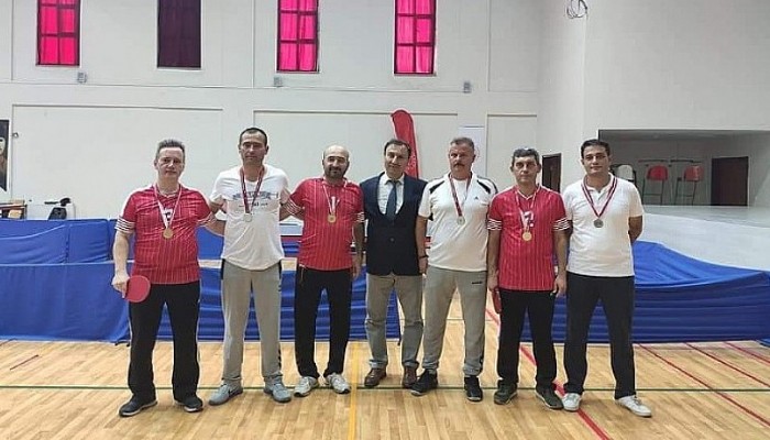 Öğretmenler Masa Tenisinde Final Oynadı