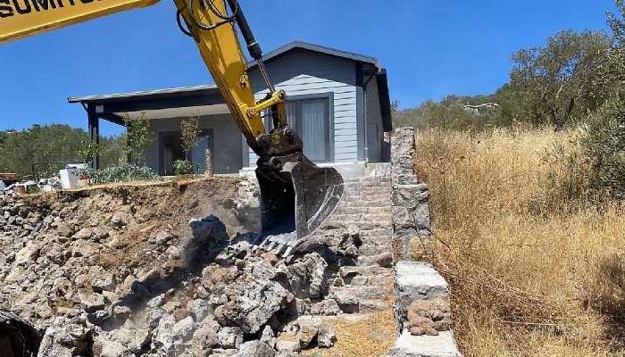 Çanakkale'de Kaçak Yapılarla Mücadele Sürüyor: Ağustos Ayında 22 Kaçak Yapı Yıkıldı