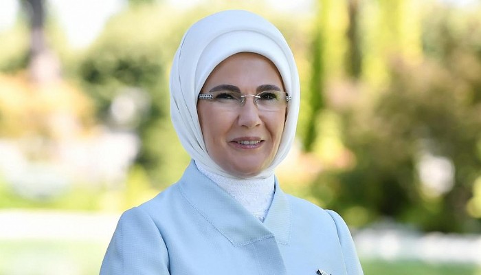 Anne eliyle 62 milyarlık katkı... Emine Erdoğan'ın diplomasisi