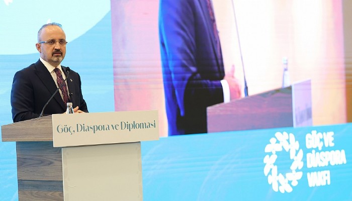 İçişleri Bakan Yardımcısı Bülent Turan, Göç ve Diaspora Vakfı tarafından düzenlenen “Göç, Diaspora ve Diplomasi Zirvesi” programına katıldı.