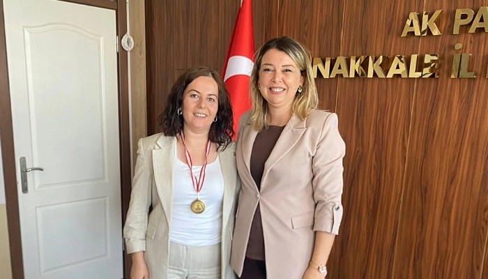Ak Parti Kadın Kolları Başkanı Hande Şahin Birincilik Madalyasını Aldı.