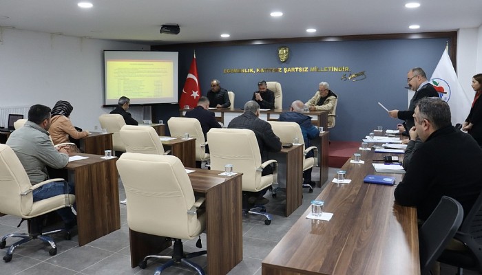 Belediye Başkanı Mert Uygun'un kurumun ne kadar borcu olduğunu açıklamasını halk bekliyor.