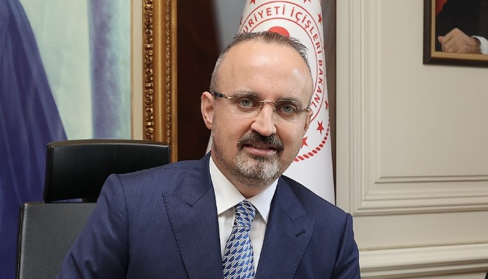 15 Temmuz sadece bir darbe girişiminin bastırılmasının çok ötesinde, hastalıklı bir zihniyetin ve o zihniyetin ektiği hastalıklı tohumların kökünden söküldüğü bir gündür.
