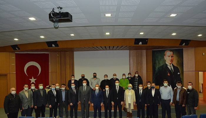 TOBB TÜRKİYE 100 SIRALAMASINDA YER ALAN ÇANAKKALE’Lİ FİRMALARA TİCARET BORSASINDA PLAKET TAKDİMİ GERÇEKLEŞTİRİLDİ.