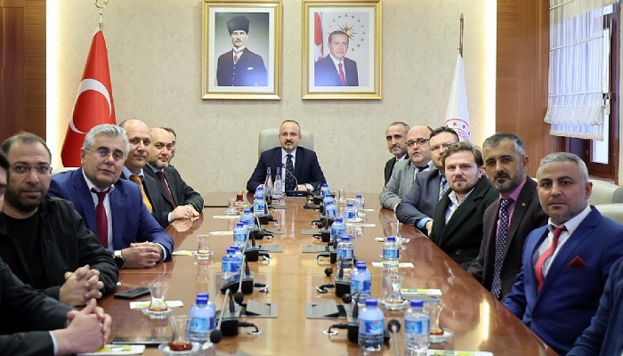 Diyanet-Sen Çanakkale Şubesi İçişleri Bakan Yardımcısı Av.Bülent Turan’a ziyaret etti.