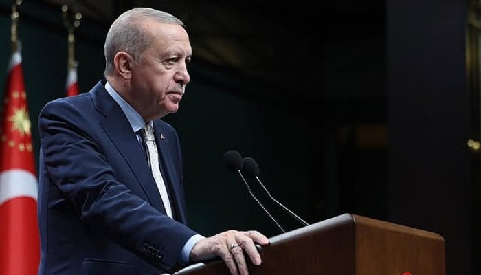 Cumhurbaşkanı Erdoğan “Dünyanın içinden geçtiği fırtınalı dönemde Türkiye emin ve ehil ellerde güvendedir”