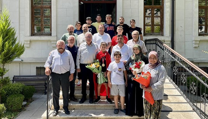 Belediye Başkanımız Hasan Cem Atılgan, Türkiye Şampiyonu Yusuf Eymen Arlı’yı Makamında Ağırladı