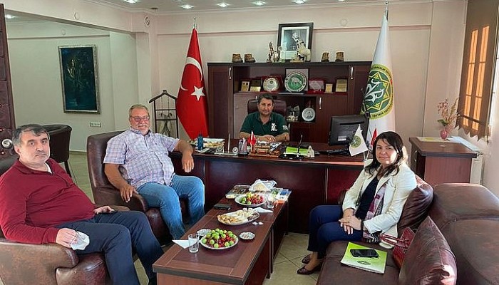Ak Parti Çanakkale Milletvekili Jülide İSKENDEROĞLU Çanakkale Damızlık Koyun Keçi Yetiştiricileri Birliğini ziyaret etti.