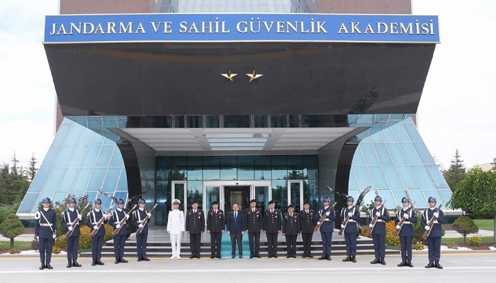 Bülent Turan, Jandarma ve Sahil Güvenlik Akademisini ziyaret etti