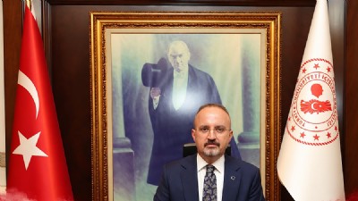 BÜLENT TURAN: “CUMHURİYETİMİZ GÜÇLÜ BİR GELECEĞE EL UZATIYOR”