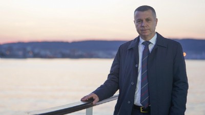AK Parti İl Başkanı Abdurrahman Kuzu'dan Muharrem Erkek’e Sert Çıkış: “Sorumluluktan Kaçarak Şehir Yönetilmez!”